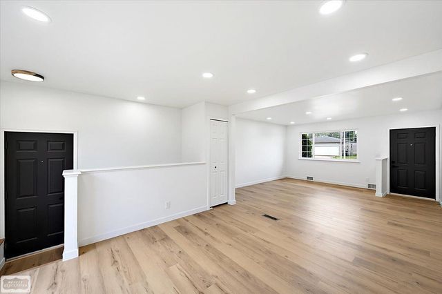 16209 Secretariat Street, Roseville, MI 48066