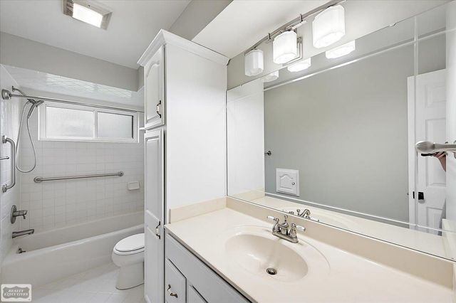 16209 Secretariat Street, Roseville, MI 48066