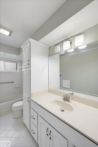 16209 Secretariat Street, Roseville, MI 48066