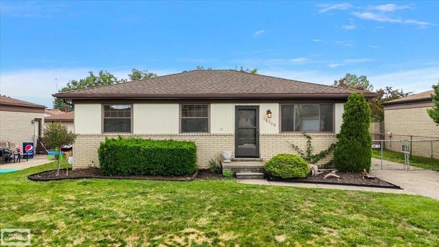 16209 Secretariat Street, Roseville, MI 48066