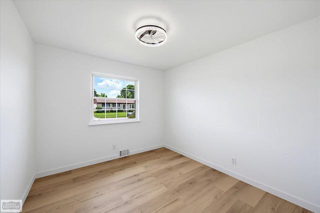 16209 Secretariat Street, Roseville, MI 48066