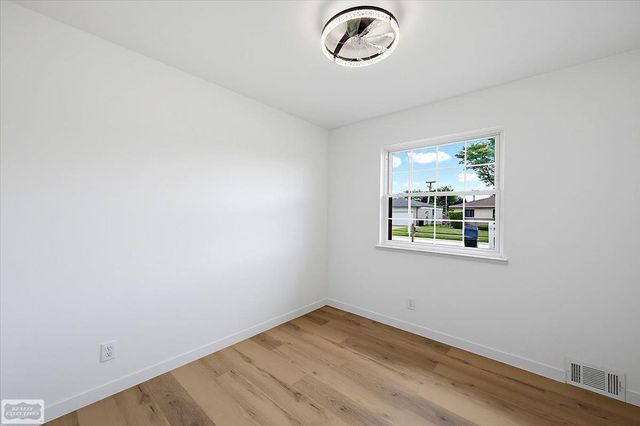 16209 Secretariat Street, Roseville, MI 48066