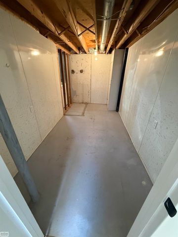 16209 Secretariat Street, Roseville, MI 48066