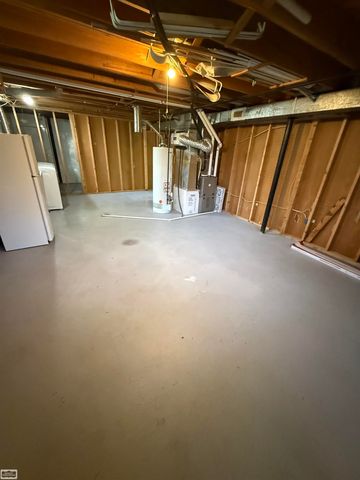 16209 Secretariat Street, Roseville, MI 48066
