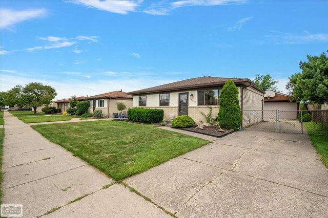 16209 Secretariat Street, Roseville, MI 48066