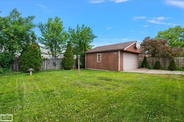16209 Secretariat Street, Roseville, MI 48066