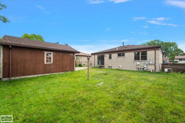 16209 Secretariat Street, Roseville, MI 48066