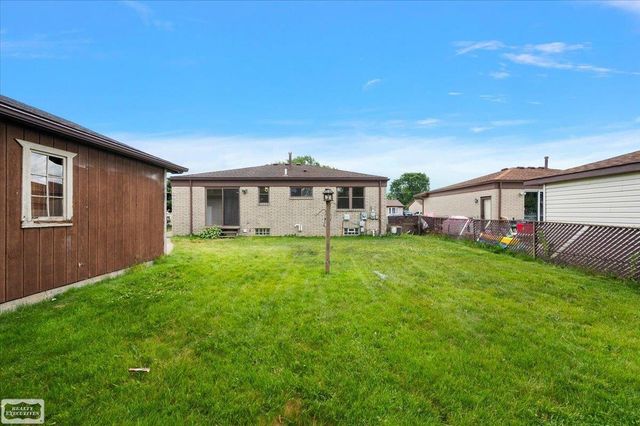 16209 Secretariat Street, Roseville, MI 48066