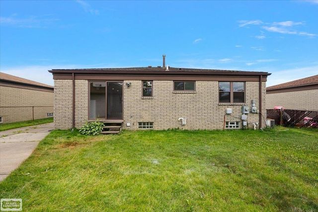 16209 Secretariat Street, Roseville, MI 48066