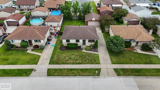 16209 Secretariat Street, Roseville, MI 48066