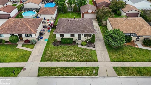 16209 Secretariat Street, Roseville, MI 48066