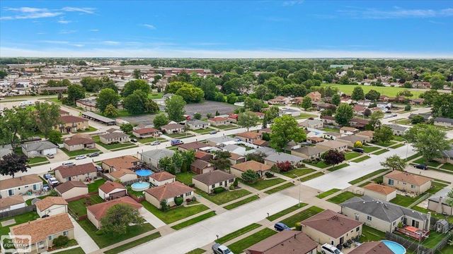 16209 Secretariat Street, Roseville, MI 48066