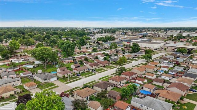 16209 Secretariat Street, Roseville, MI 48066