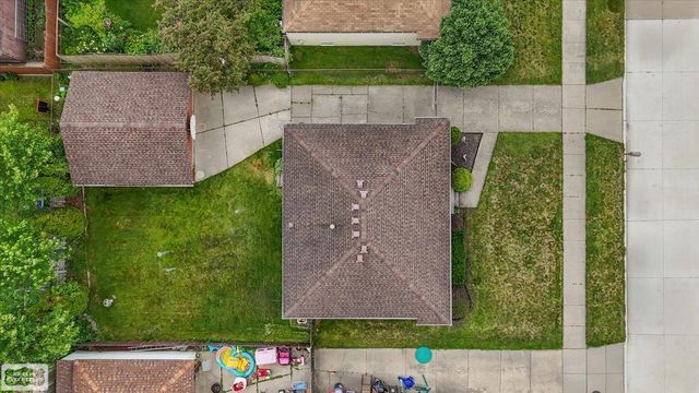 16209 Secretariat Street, Roseville, MI 48066