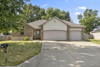 406 West Cherokee Path, Clever, MO 65631