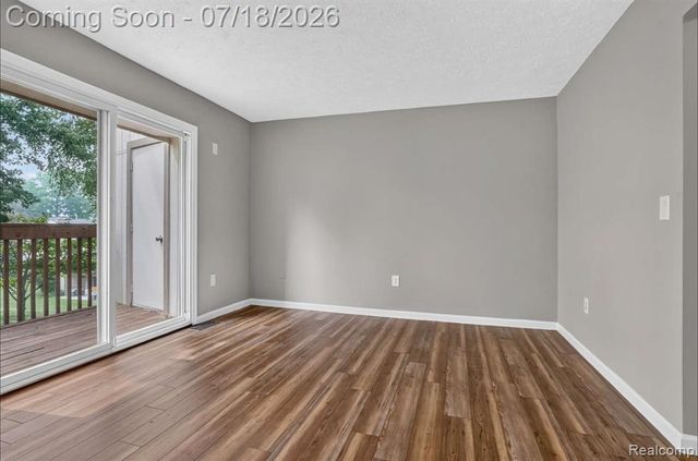 1509 Charter Oak Drive, Rochester Hills, MI 48309