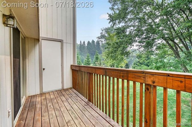 1509 Charter Oak Drive, Rochester Hills, MI 48309
