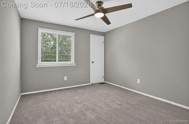 1509 Charter Oak Drive, Rochester Hills, MI 48309