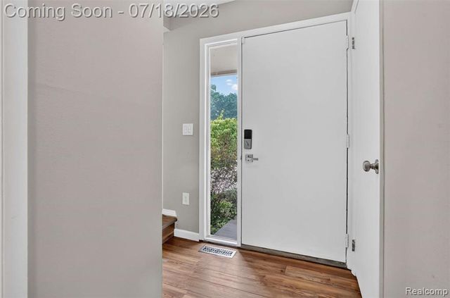 1509 Charter Oak Drive, Rochester Hills, MI 48309
