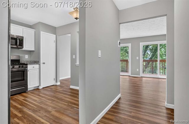 1509 Charter Oak Drive, Rochester Hills, MI 48309