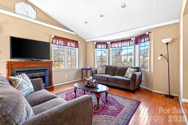 106 Chapel Street, Spruce Pine, NC 28777