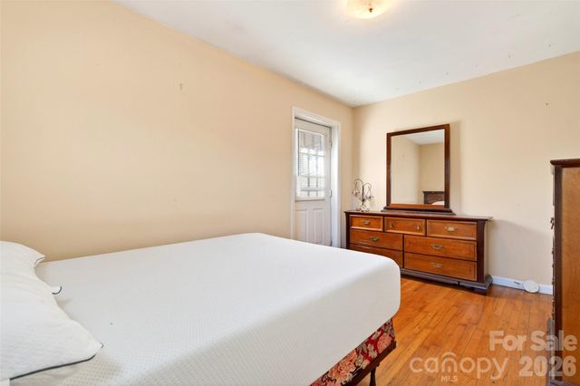 106 Chapel Street, Spruce Pine, NC 28777