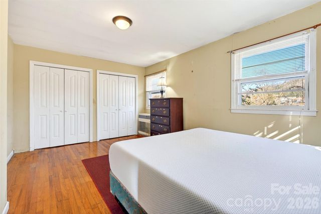106 Chapel Street, Spruce Pine, NC 28777