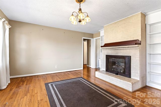 106 Chapel Street, Spruce Pine, NC 28777