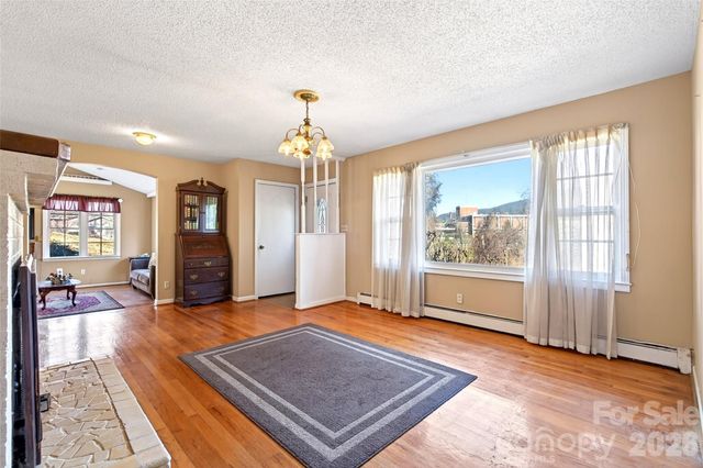 106 Chapel Street, Spruce Pine, NC 28777