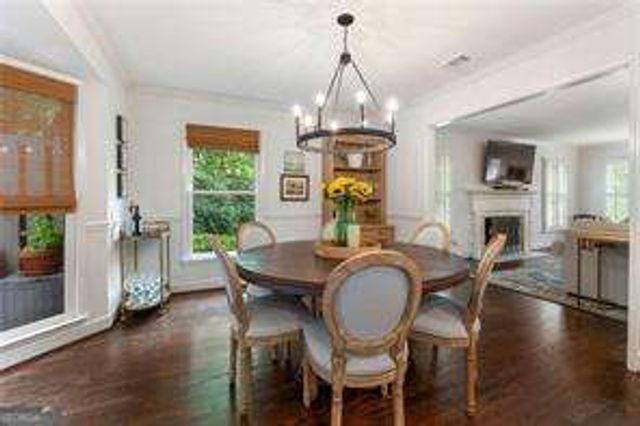 2104 Defoors Mill Drive NW, Atlanta, GA 30318