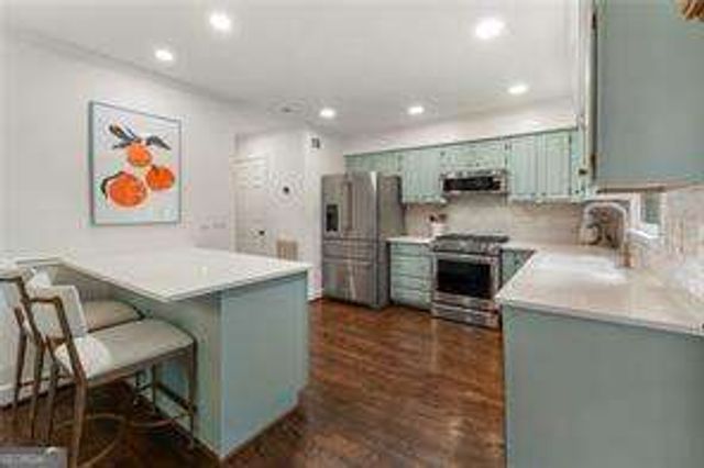 2104 Defoors Mill Drive NW, Atlanta, GA 30318