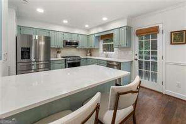 2104 Defoors Mill Drive NW, Atlanta, GA 30318