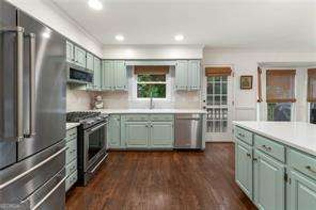 2104 Defoors Mill Drive NW, Atlanta, GA 30318