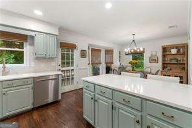2104 Defoors Mill Drive NW, Atlanta, GA 30318