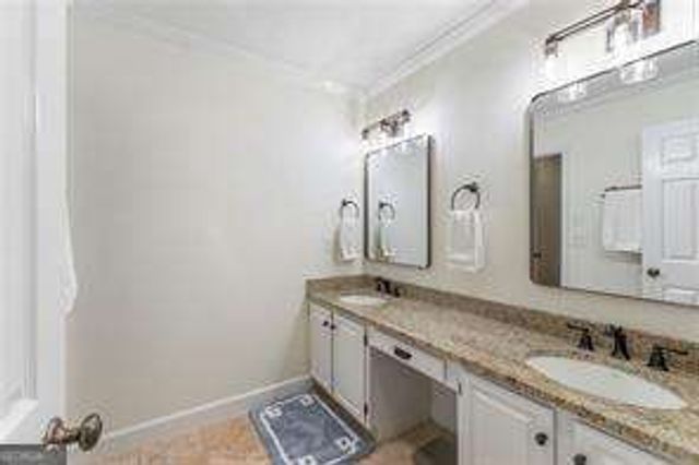 2104 Defoors Mill Drive NW, Atlanta, GA 30318