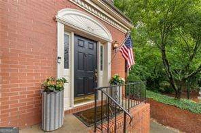 2104 Defoors Mill Drive NW, Atlanta, GA 30318