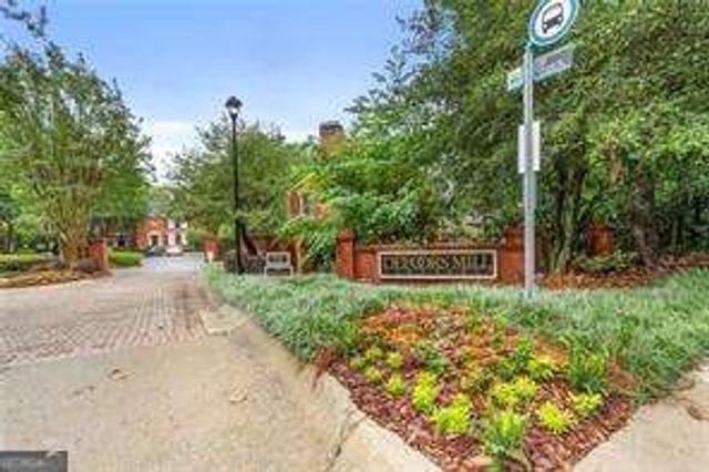 2104 Defoors Mill Drive NW, Atlanta, GA 30318