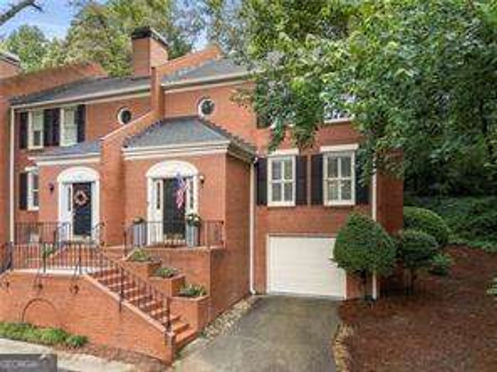 2104 Defoors Mill Drive NW, Atlanta, GA 30318
