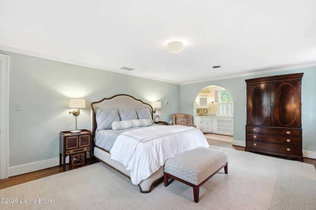 137 Sagamore Rd, Louisville, KY 40207