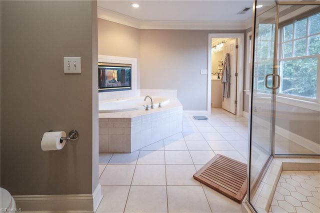 100 Fox Lake Court, Winston-salem, NC 27106