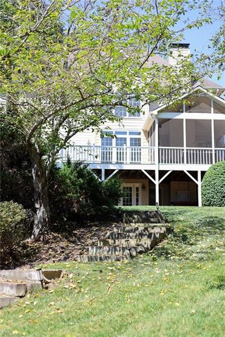 100 Fox Lake Court, Winston-salem, NC 27106