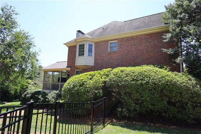 100 Fox Lake Court, Winston-salem, NC 27106