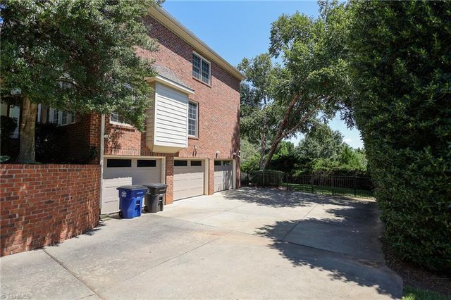 100 Fox Lake Court, Winston-salem, NC 27106