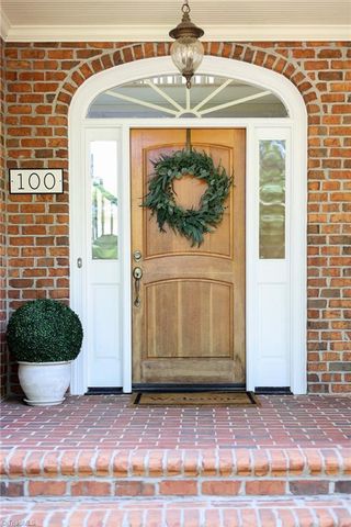 100 Fox Lake Court, Winston-salem, NC 27106