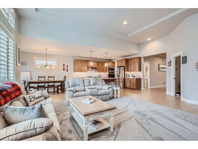 2923 S WHITE SALMON Dr, Ridgefield, WA 98642