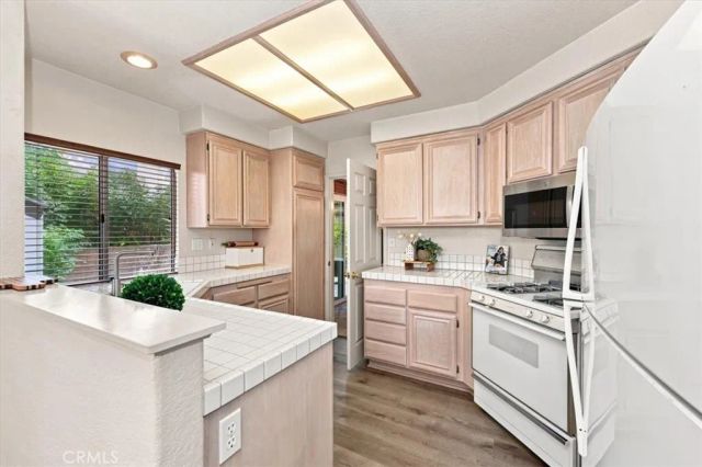 39876 Via Castana, Murrieta, CA 92563