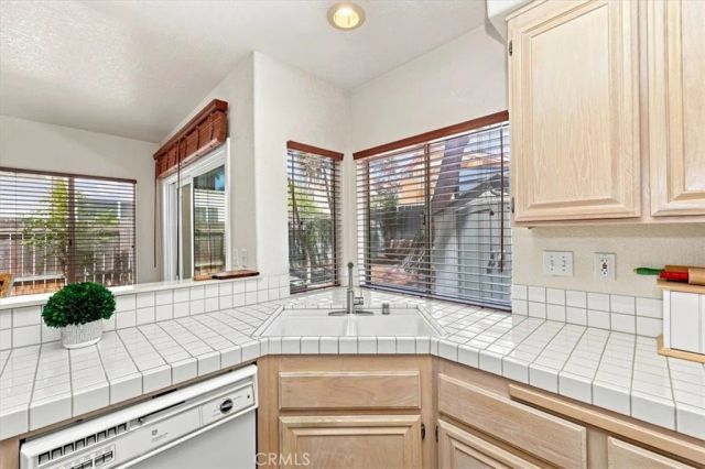 39876 Via Castana, Murrieta, CA 92563