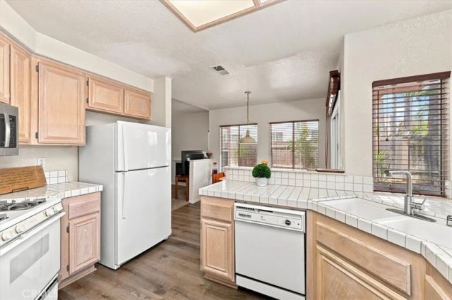 39876 Via Castana, Murrieta, CA 92563