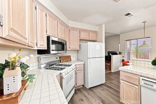 39876 Via Castana, Murrieta, CA 92563
