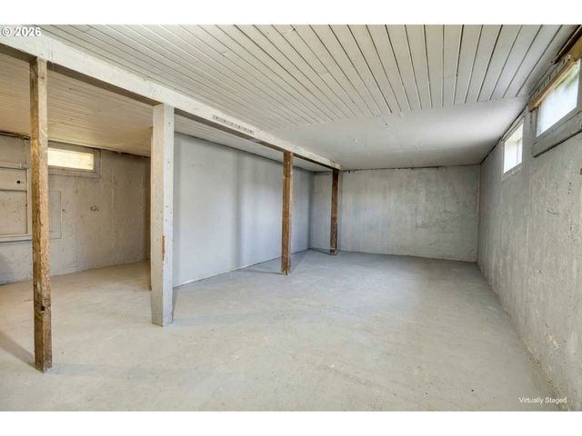 6939 N ARMOUR St, Portland, OR 97203